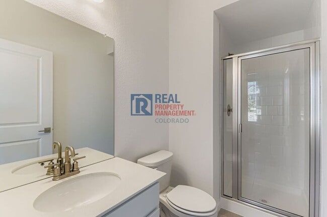 Building Photo - 1747 Peak Lp