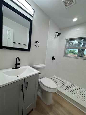 Building Photo - 728 Hilltop Cir