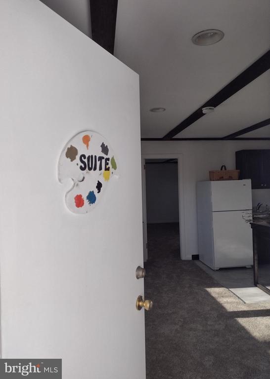 Building Photo - 131 N Main St