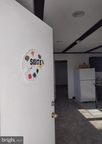 Building Photo - 131 N Main St