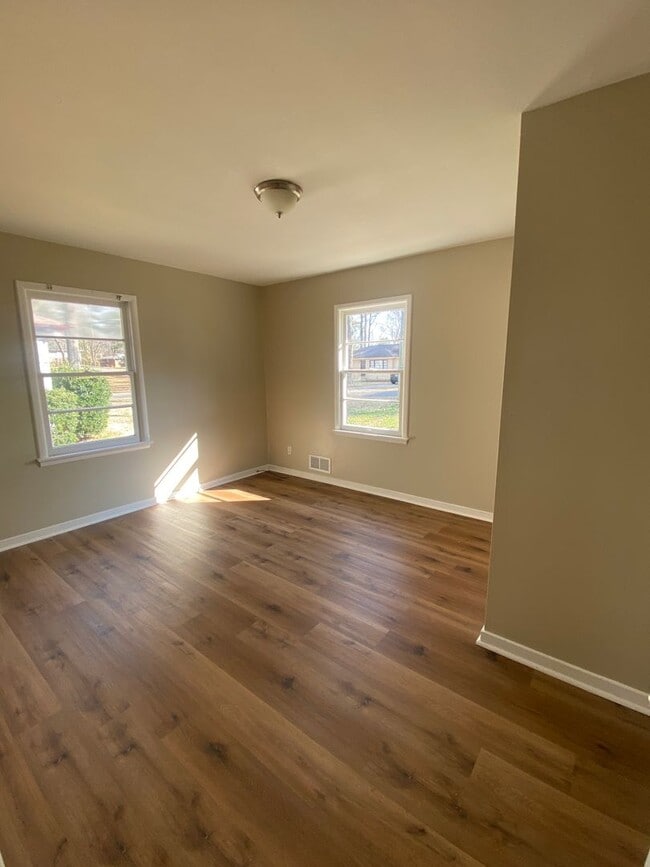Building Photo - Bright & Spacious 4BR/2BA Home in Birmingham