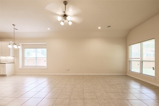 Building Photo - 604 W Linnwood Dr