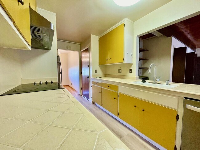 Building Photo - 7583 Lockford Ct