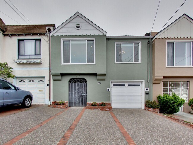 Building Photo - 2167 40th Ave