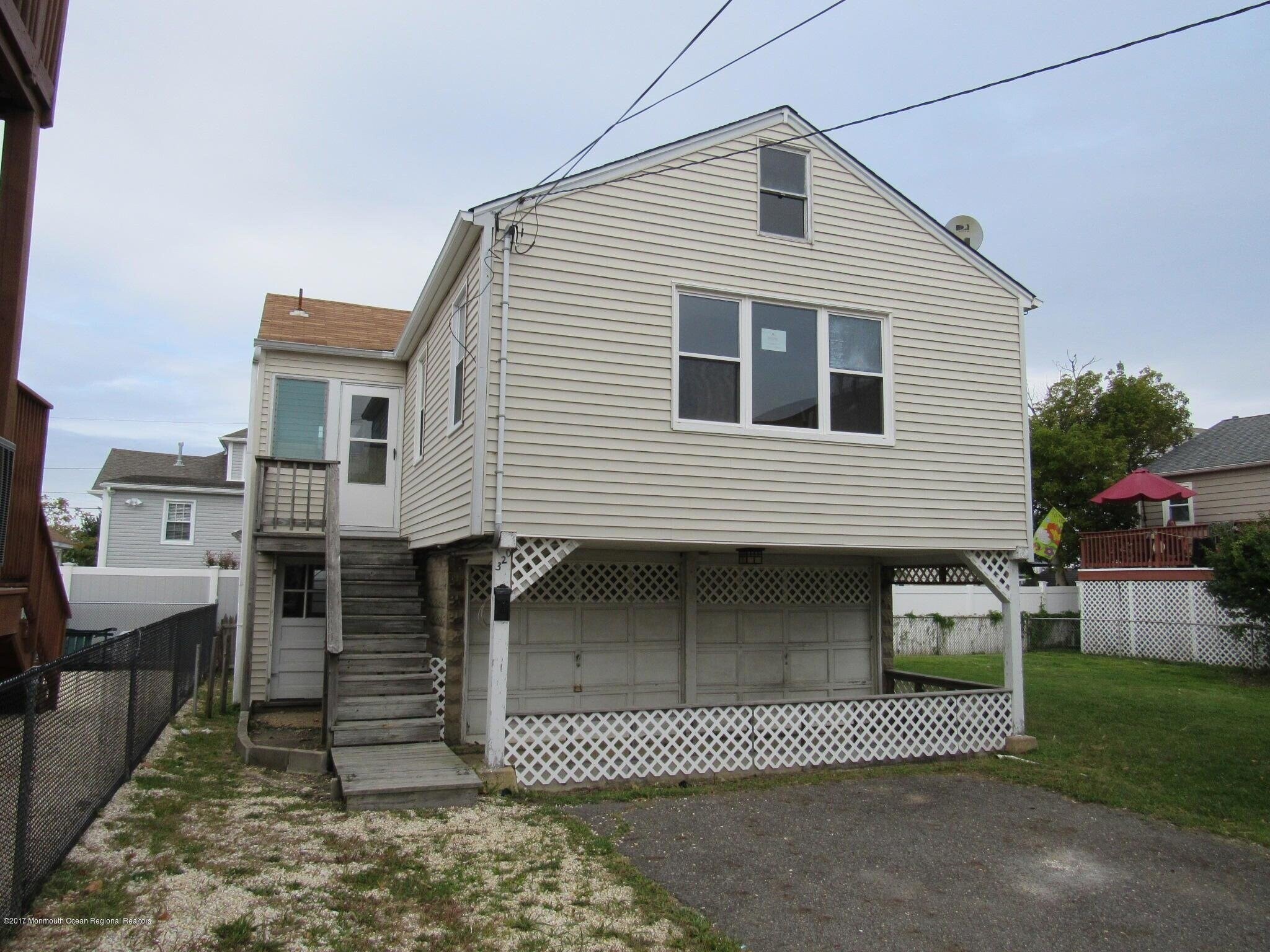 Building Photo - 318 Dupont Ave