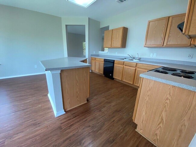 Building Photo - 330 Mistletoe Ln