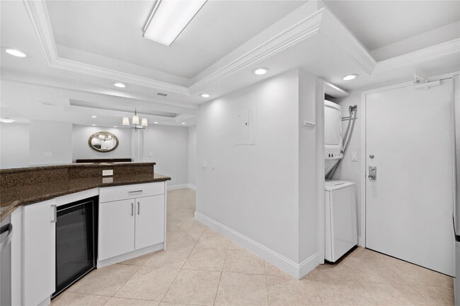 Building Photo - 3500 Galt Ocean Dr