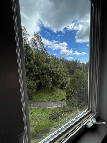 Building Photo - 7181 Thorndale Dr