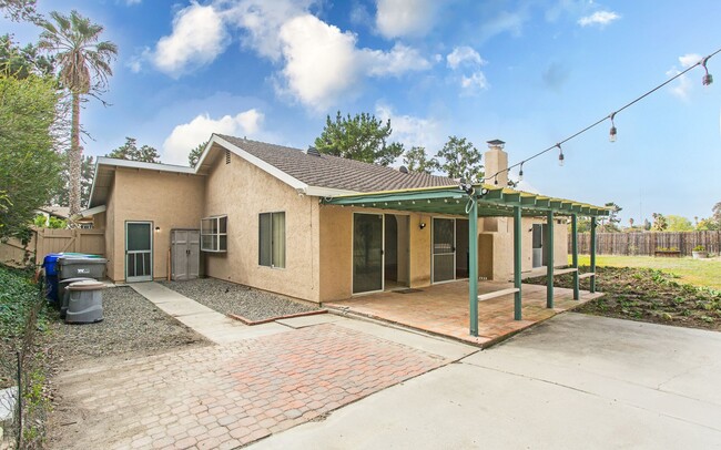 Building Photo - Cozy 3 Bed/2 Bath single-story home in Oce...