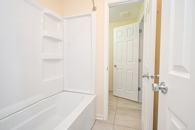 Building Photo - 4328 Villa Dr