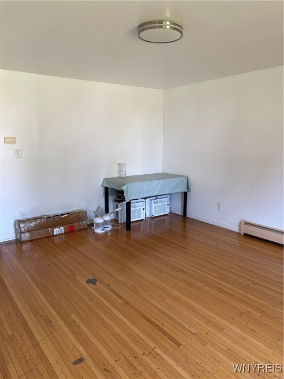 Building Photo - 366 Carmen Rd