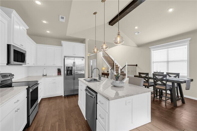 Building Photo - 442 SW Glover St