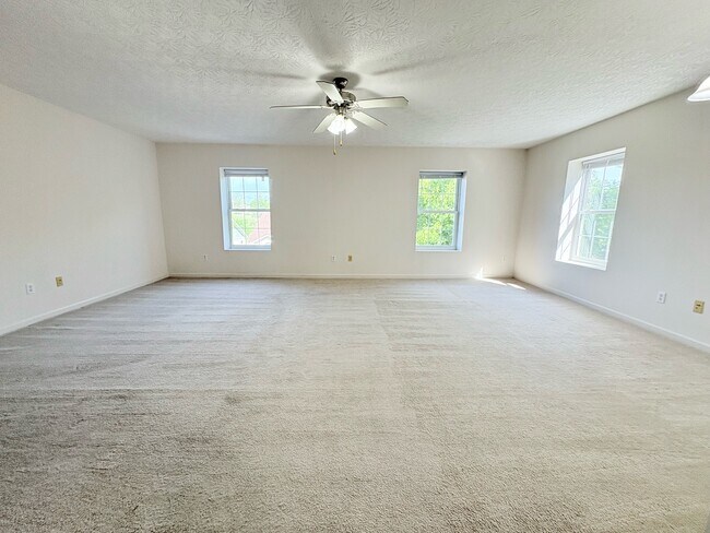 Building Photo - 38 Rosette Ln