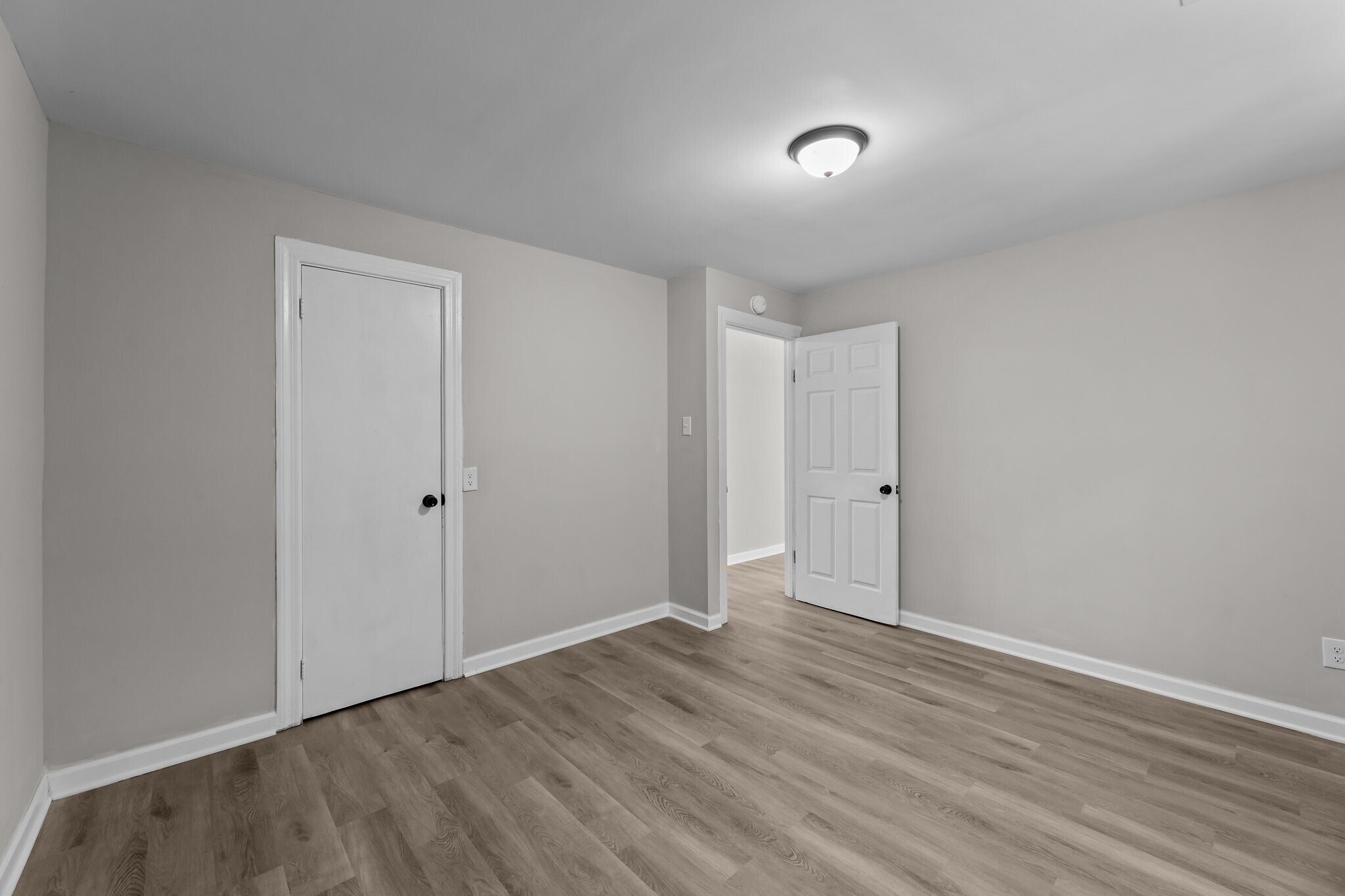 Building Photo - 1424 Springbrook Dr