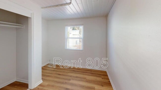 Building Photo - 45 Barry Dr