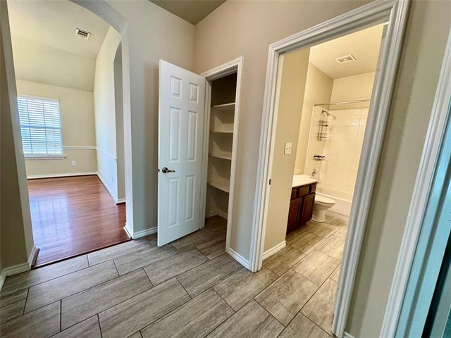 Building Photo - 3416 Versante Dr