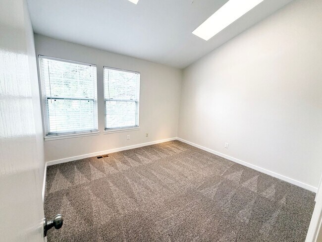 Building Photo - 3070 W 107th Pl