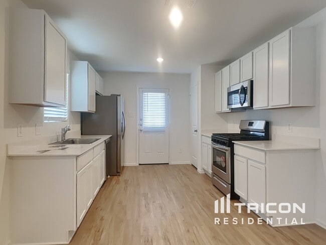 Building Photo - 17159 Quaking Aspen Ln