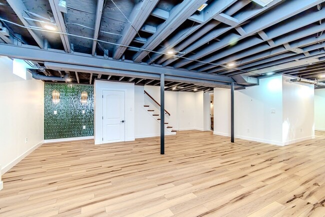 Building Photo - Charming & Updated 3-Bedroom Home for Lease in Birmingham