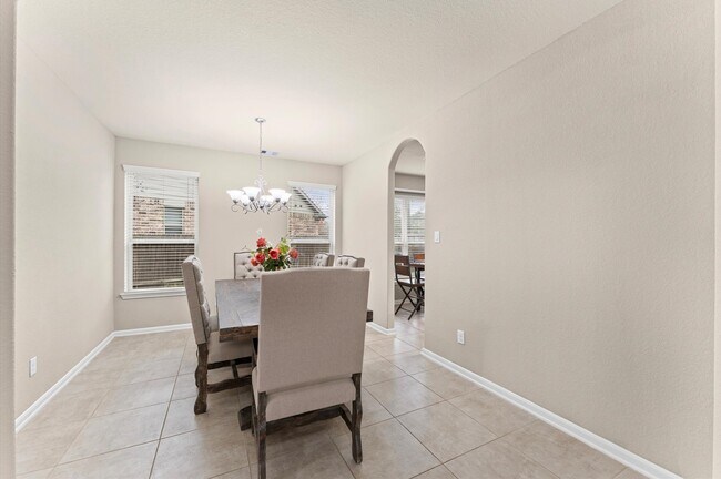 Building Photo - 1539 Giles Dr