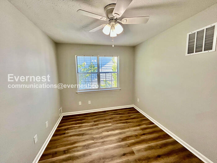 Building Photo - 5049 Donnell Way