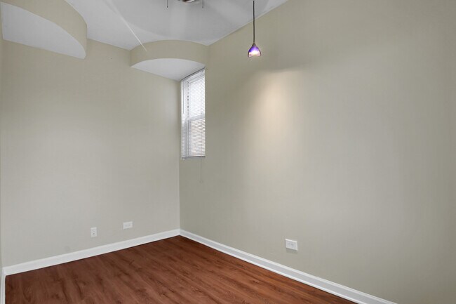 Building Photo - 2740 S Troy St