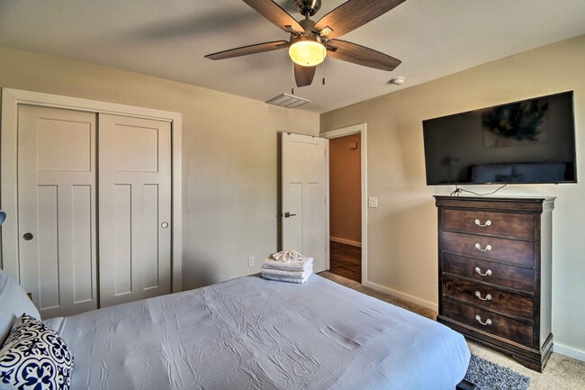 Building Photo - 17649 N 42nd Ln