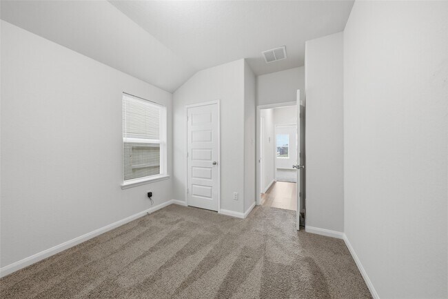 Building Photo - 7035 Toluca Dr