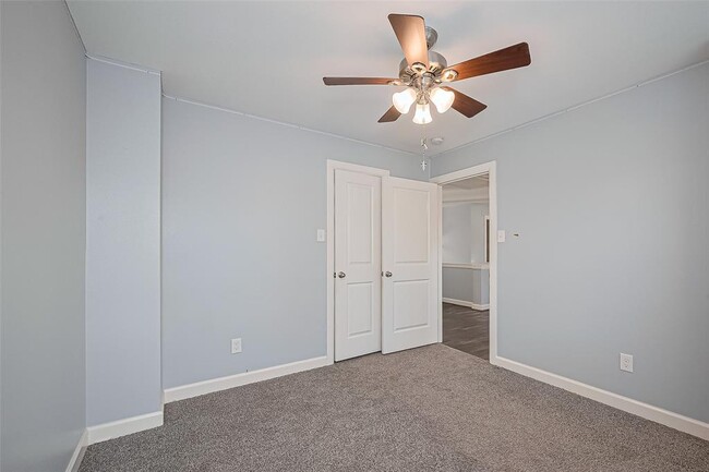Building Photo - 1730 Macclesby Ln
