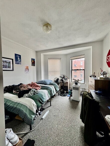 Building Photo - 606 Columbus Ave