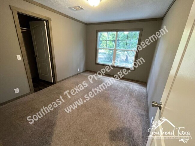 Building Photo - 4740 Ariola Ln