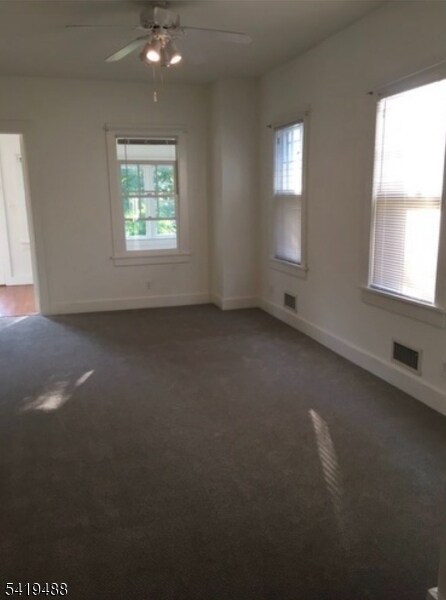 Building Photo - 20 Seneca Trl