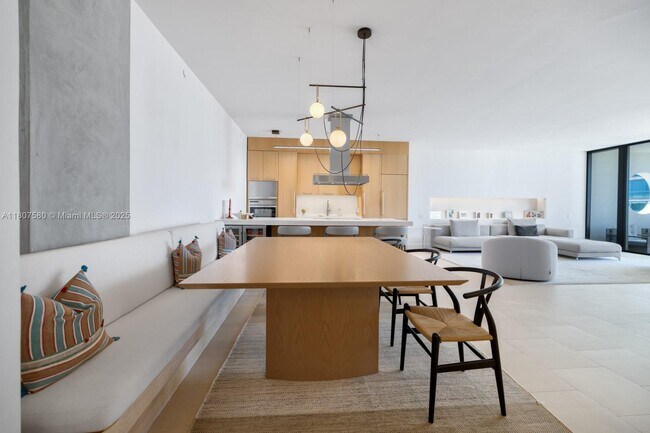 Building Photo - 10205 Collins Ave