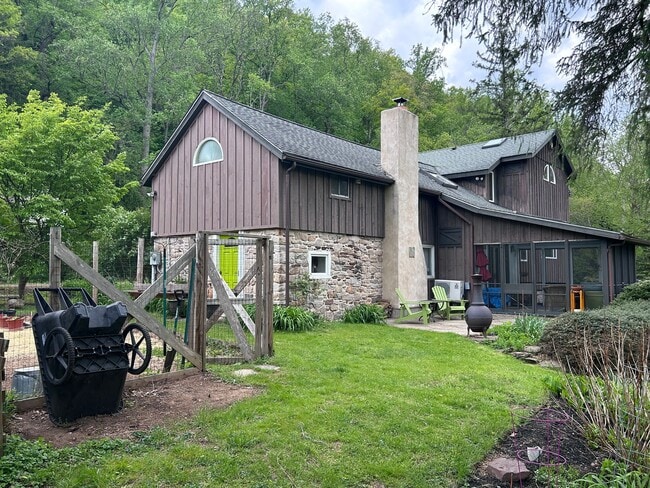 Building Photo - 4 Cross Creek Ln
