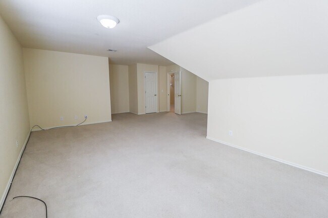 Building Photo - 9141 E 101st Pl S