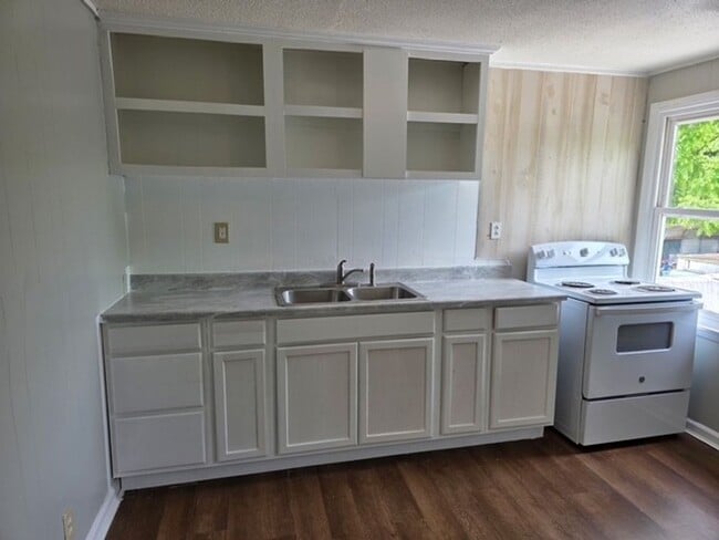 Building Photo - Cozy 3 Bedroom Home in Clarksville!