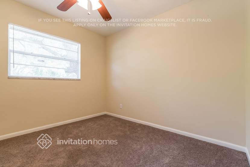 Building Photo - 990 Vincent Dr