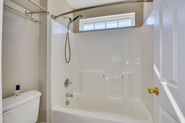 Building Photo - 703 Cannock Loop