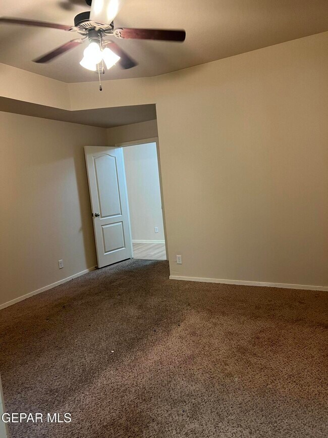 Building Photo - 13266 Kestrel Ave