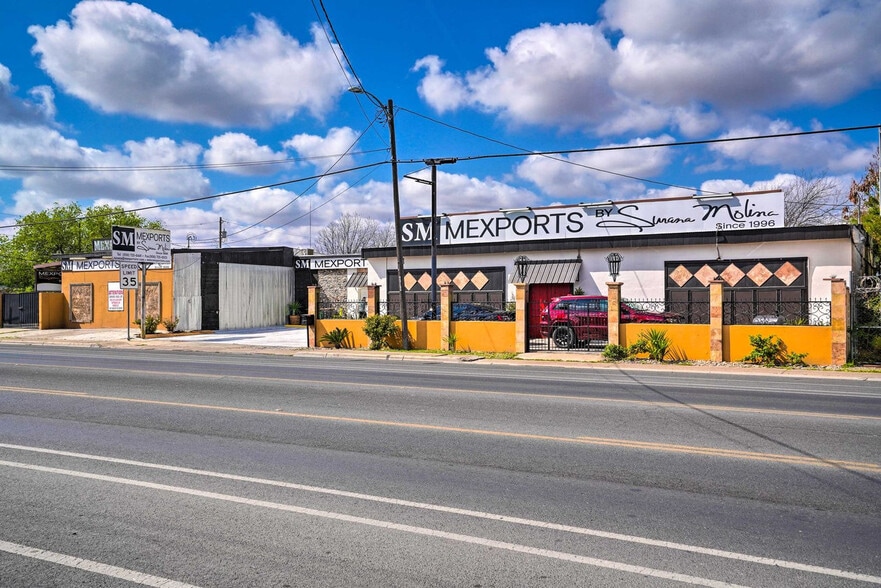 Building Photo - 3704 San Bernardo Ave