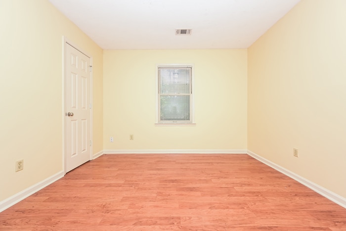 Building Photo - 155 Victoria Dr