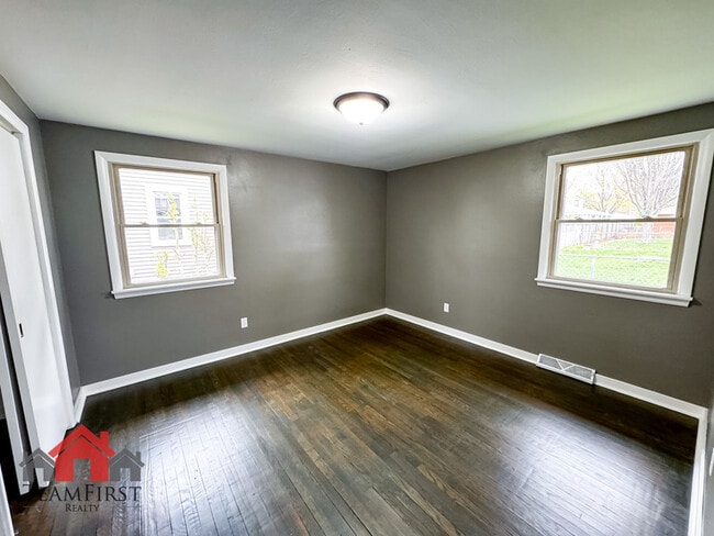 Building Photo - 1446 Pilgrim St
