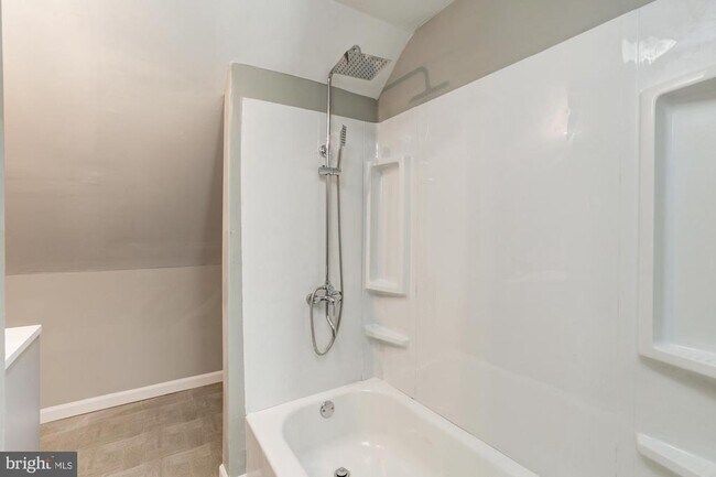 Building Photo - 1307 W Northern Pkwy