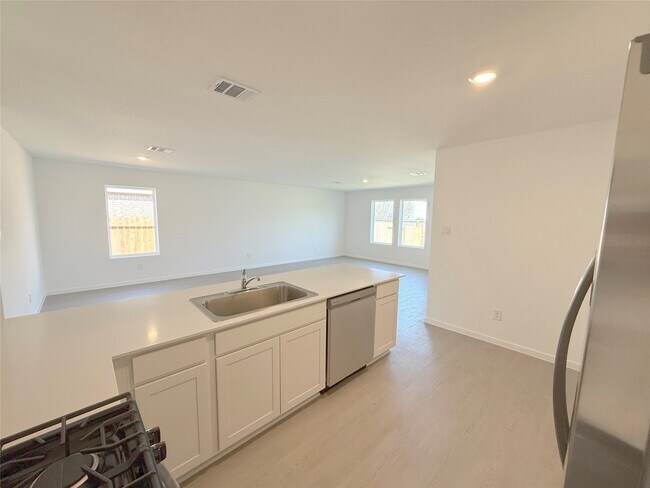 Building Photo - 505 Robin Ct