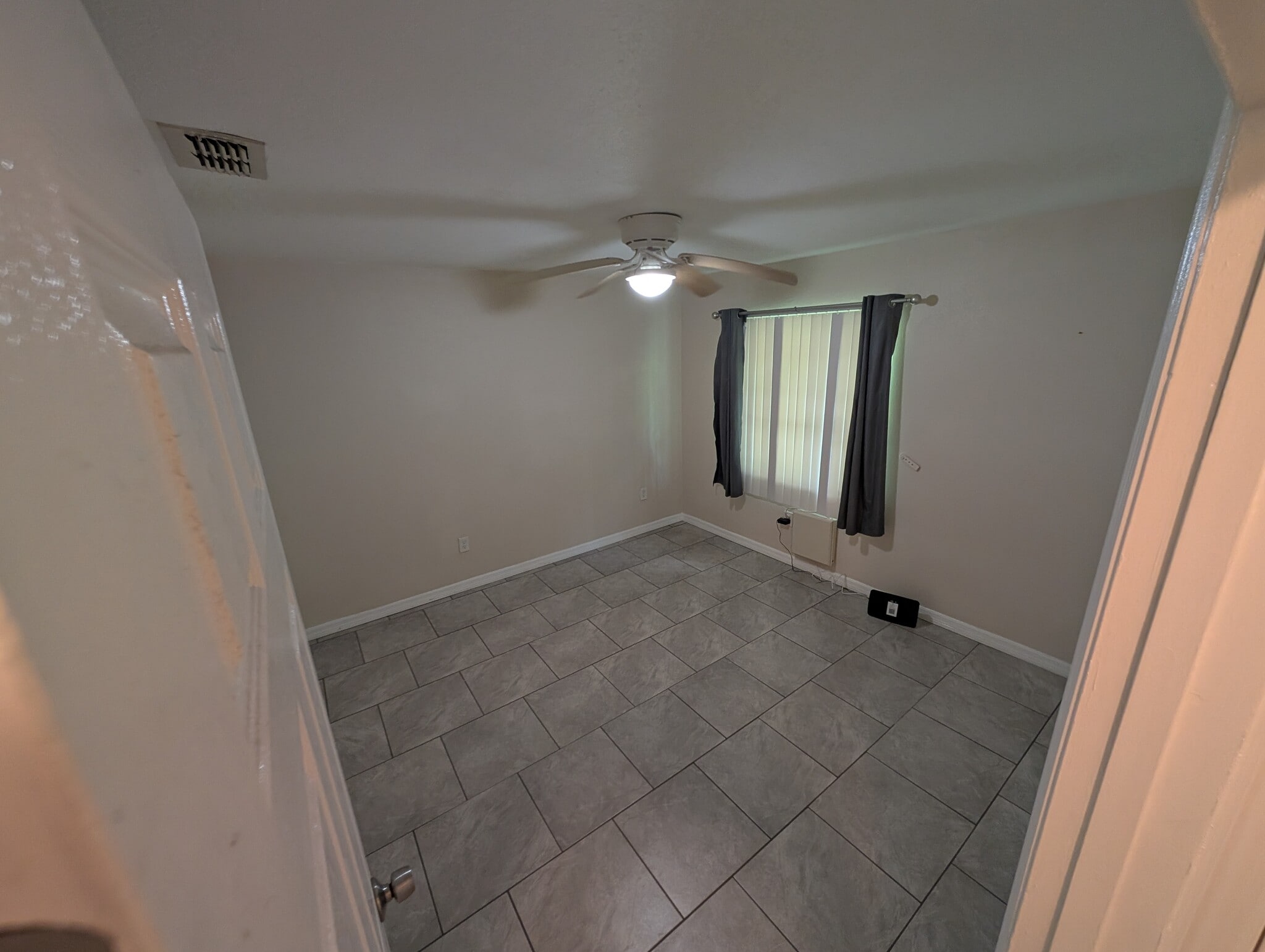 Building Photo - 4512 E 10th Ave