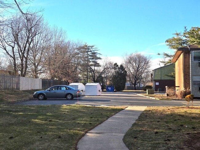 Building Photo - Updated, spacious 1st fl 1-bedroom/1-bathroom condominium with most utilities included & lots of ...