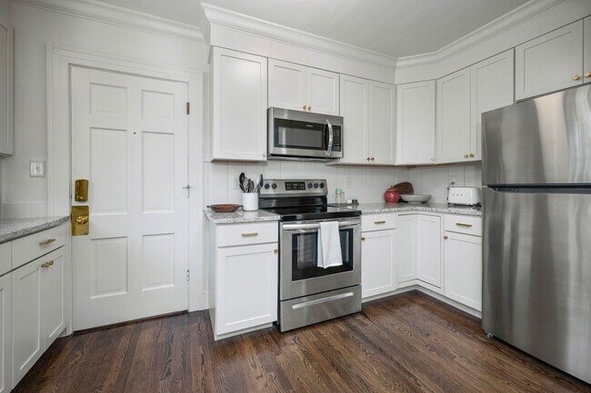 Building Photo - 1411 Fontaine Rd