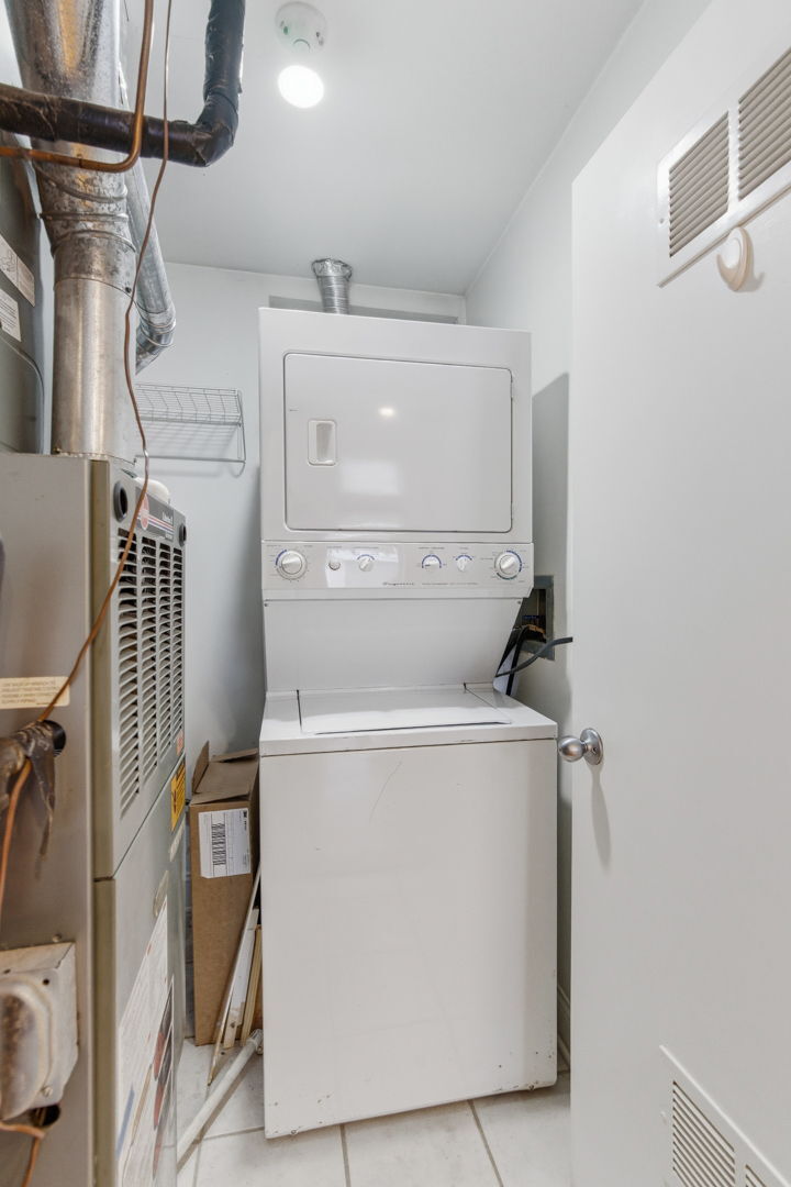 Building Photo - 2228 N Seeley Ave