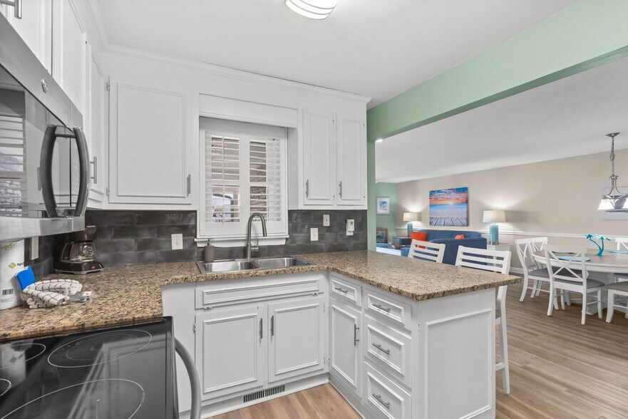 Building Photo - 2805B N Ocean Blvd