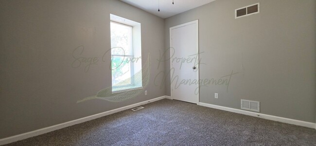 Building Photo - 13944 S Raintree Dr